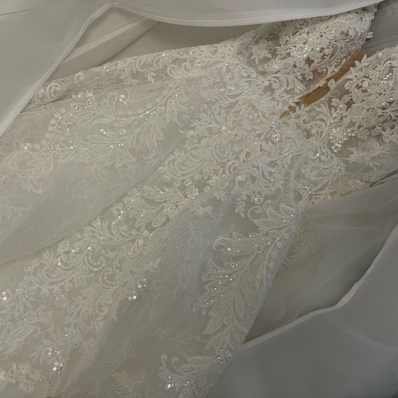 BRAND NEW Calla Blanche wedding gown. - Picture 8 of 10